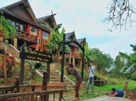 Mr Charles River View Lodge, hotel in Hsipaw