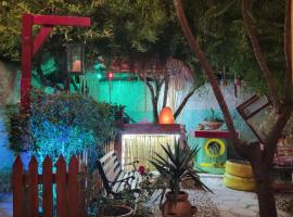 The Bearded Dad Hostel, hotel in Tirana