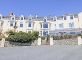 Bethan Apartment, hotel in Trearddur
