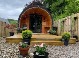 Loch Ness Woodland Pods, hotel in Drumnadrochit