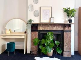 Centrally Located Apartment-free Parking, hôtel à High Heaton