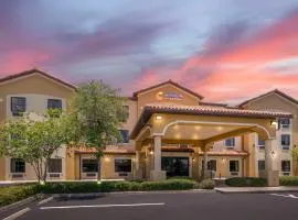 Comfort Inn & Suites Northeast - Gateway