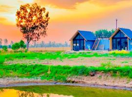 Countryman A-Frame, hotel in Ambāla