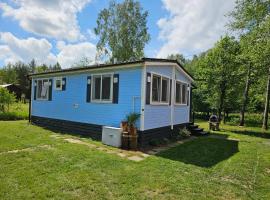 Domek letniskowy - niebieski całoroczny, Hotel in Rzeczenica