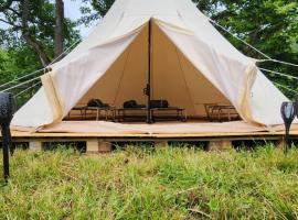 Karavani、アンブロラウリのホテル