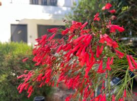 Natalia's Townhouse, Margarita Gardens 003, hotel v destinaci Paphos City