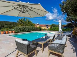 2 Bedroom Lovely Home In Punta Kriza, hotel en Nerezine