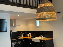 Mer et fougères, hotel in Locmaria