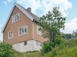 Beautiful Home In Vassenden, hotel in Vassenden