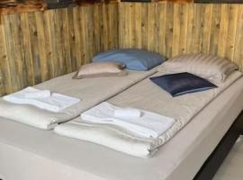 Hunters little house, ξενοδοχείο σε Gardur