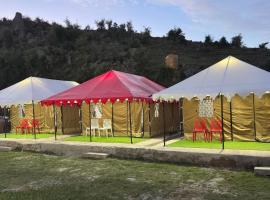 Himalyan Wild Trails Premium Swiss Camp Prashar Lake, hotel v destinaci Mandi