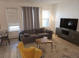 Stunning Condo Downtown Darmouth, hotel em Halifax