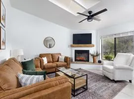 Stylish Townhome on Golf Course Red Rock View