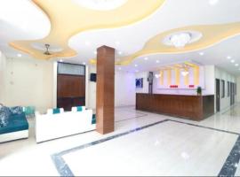 Hotel kb Square Near Chandigarh Railway Station, ξενοδοχείο σε Τσαντιγκάρ