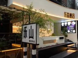 Lex River View Hotel