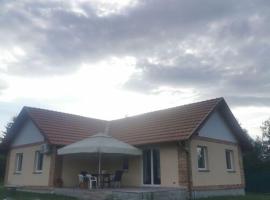 Vöröstölgy Vendégház, Hotel in Esztergom