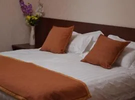 Hotel 198