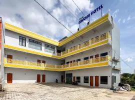 RedDoorz Plus at New Favour Hotel Gunung Dempo