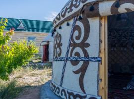 Guest house and yurt camp Svetlana, hotel v destinácii Bokonbayevo