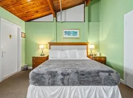 Oceanfront Inn, Standard Room, King Bed, Town View, #10
