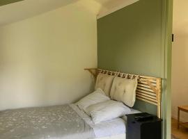 Chambre Bohème - Voyageur Solo - Jardin Partagé, hotel in Perros-Guirec