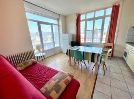 Residence des Bains, hotel v destinaci Carantec