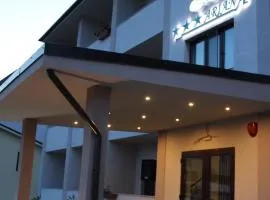 Hotel Ariana