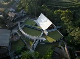 Sunsetfalls Gardens and Resort