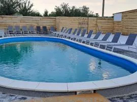 Borderline Accomodation