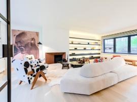 Luxury 455m2 Villa in Waterloo, Hotel in Waterloo