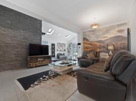 3 Bedroom Bungalow Sunningdale Lodge Ascot Races, hotel v destinaci Sunningdale