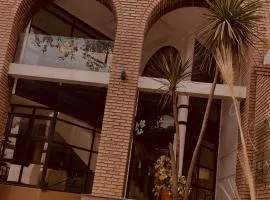 Lazaro hotel