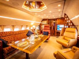 Boeing 727 Airliner Private Jet, Hotel in Bristol