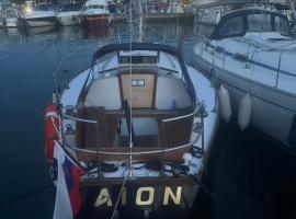 Star Guide AION, hótel í Izola