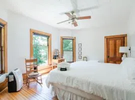 Amelia Room BW Boutique Hotel