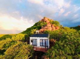 Makgobelo Lodge -The White House - Solar powered, hotell sihtkohas Ga-Mokalapa