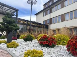 Golden Hotel