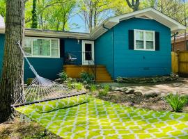 Mountain Lake Retreat - hot tub, lake, fire pit, wineries, restaurant, ξενοδοχείο σε Harpers Ferry