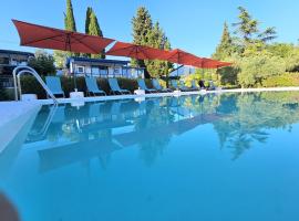 SEAFRONT BUNGALOW with POOL, отель в Анкаране