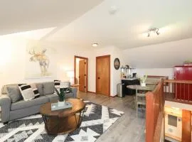 Cozy Mountain Retreat * Dog Friendly