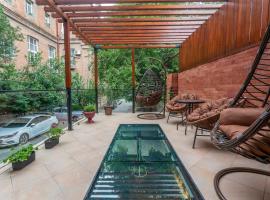 Condo in center Tbilisi with Terrace, hotell sihtkohas Tbilisi City