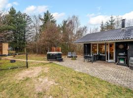 Lovely 6-Person Cottage With Outdoor Sauna - 1007, hotel v destinaci Ringkobing