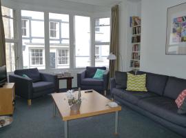 Totters Hostel, ξενοδοχείο σε Κερνάρφον