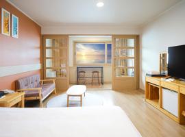 Fantastic Ocean View Sydney Hotel, hotel in Jeju-stad