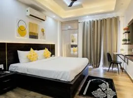 The Empire Studioz Hotel Golf Course Road Studio with Kitchen & Balcony One Horizon Center Paras Hospital Cyber City
