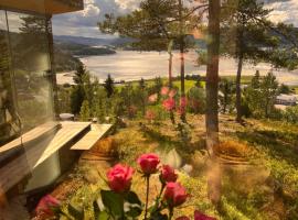 Speilsuite med egen badstue og panorama, hôtel à Steinkjer