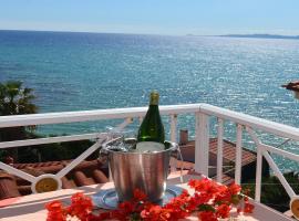 Brati II Beach Hotel, hotel in Arkoudi