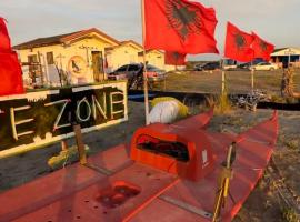 White Houses Complex, hotel in Fier