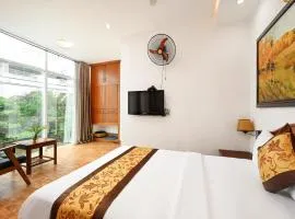 Queen Hotel Saigon Airport