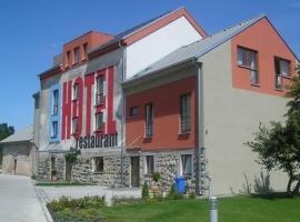 A picture of the hotel: Hotel Mlyn